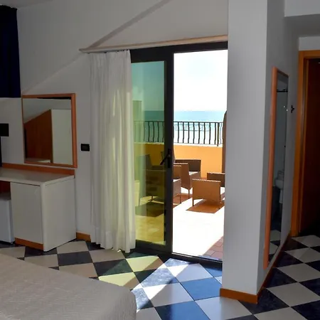 Hotel El Salvador Frontemare Piscina Riscaldata 3*