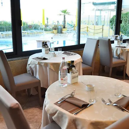 Hotel El Salvador Frontemare Piscina Riscaldata Jesolo